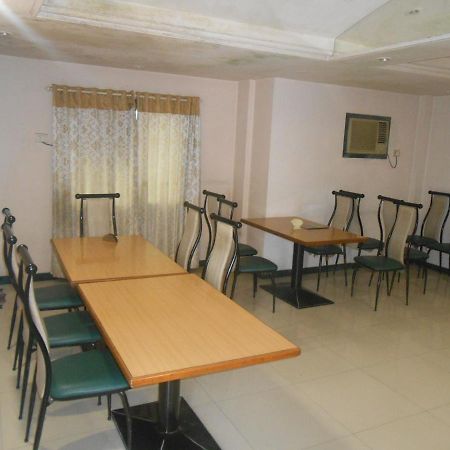 Pooja International Nashik Hotel Buitenkant foto