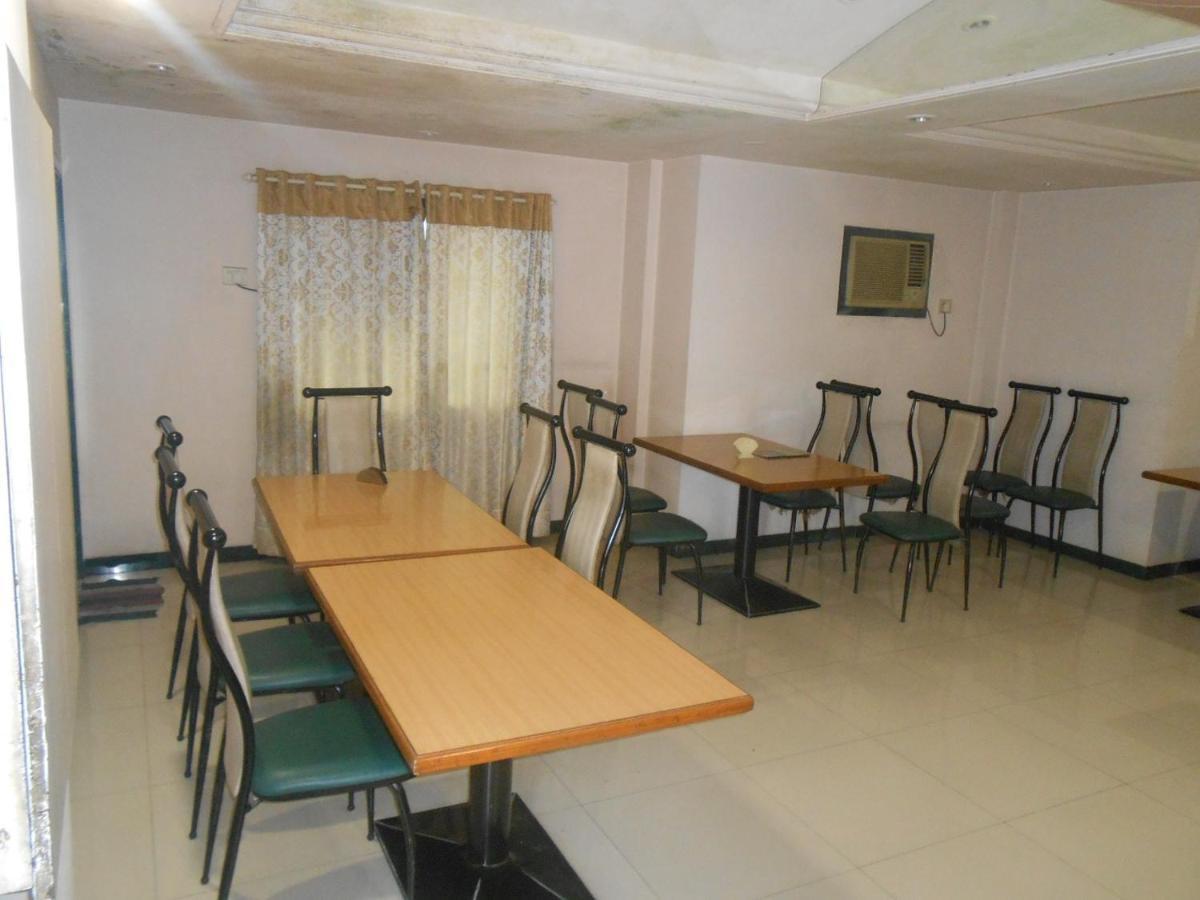 Pooja International Nashik Hotel Buitenkant foto