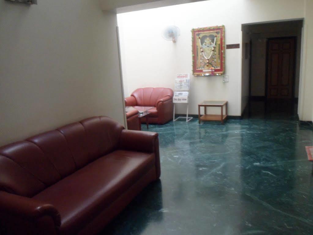Pooja International Nashik Hotel Buitenkant foto