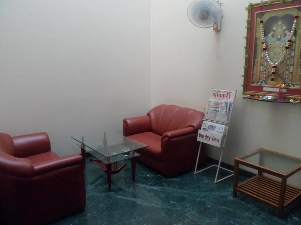 Pooja International Nashik Hotel Buitenkant foto