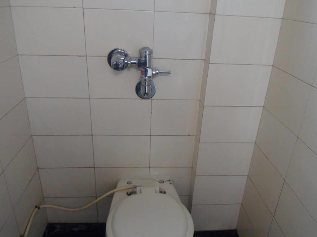 Pooja International Nashik Hotel Buitenkant foto