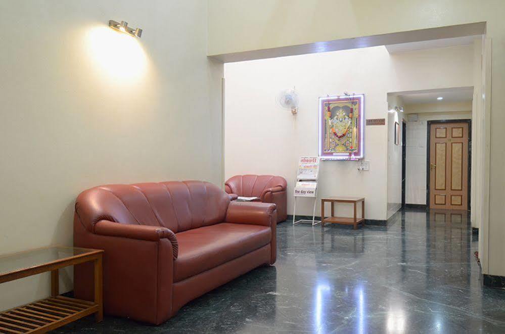 Pooja International Nashik Hotel Buitenkant foto