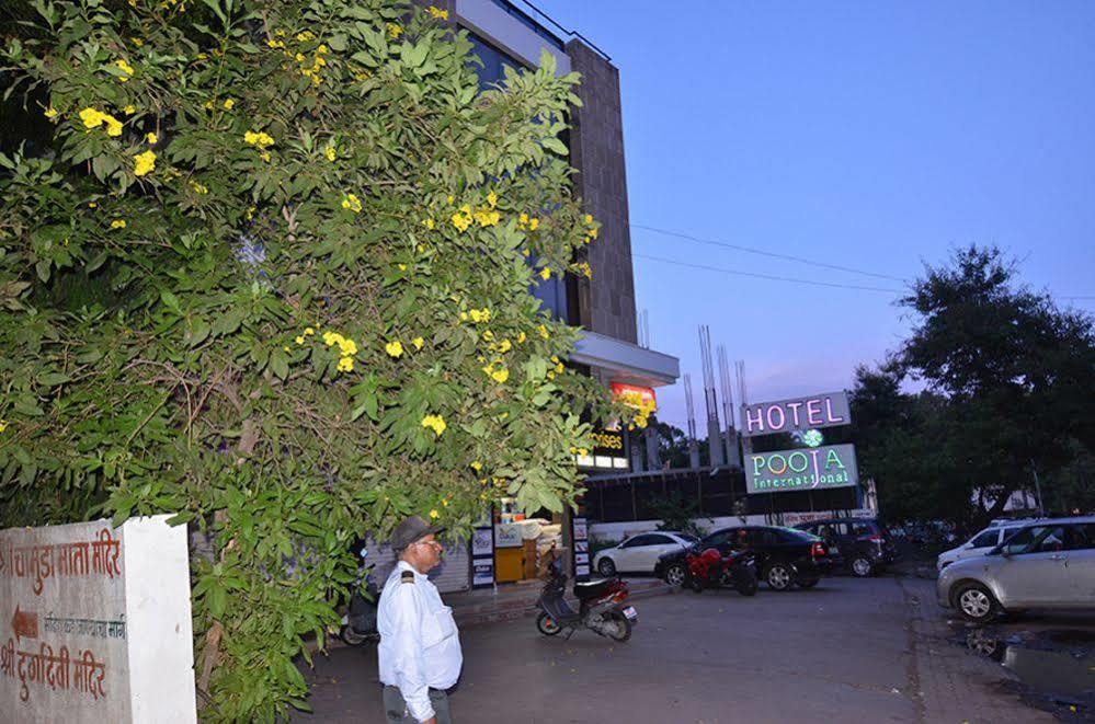 Pooja International Nashik Hotel Buitenkant foto